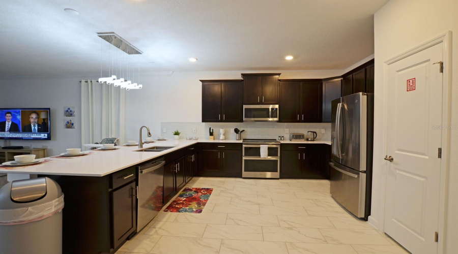 KISSIMMEE, Florida 34746, 8 Bedrooms Bedrooms, ,5 BathroomsBathrooms,Residential,For Sale,PARAGPRAH,0,MFRO6370456