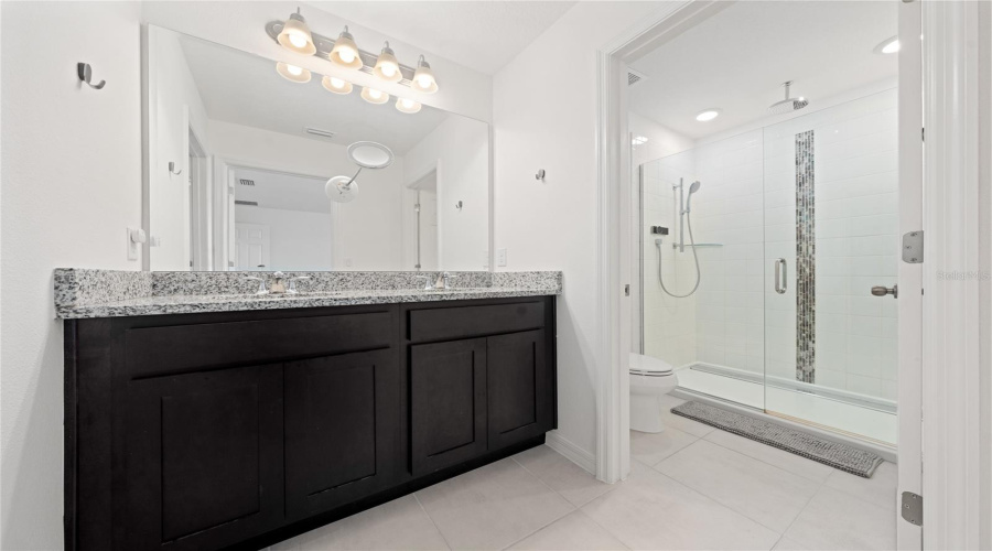 KISSIMMEE, Florida 34746, 5 Bedrooms Bedrooms, ,2 BathroomsBathrooms,Residential,For Sale,WOODMONT,0,MFRO6370421