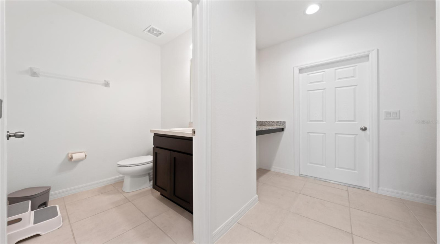 KISSIMMEE, Florida 34746, 5 Bedrooms Bedrooms, ,2 BathroomsBathrooms,Residential,For Sale,WOODMONT,0,MFRO6370421