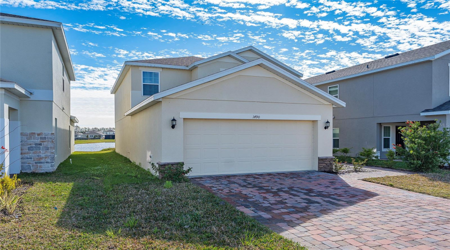 KISSIMMEE, Florida 34746, 5 Bedrooms Bedrooms, ,2 BathroomsBathrooms,Residential,For Sale,WOODMONT,0,MFRO6370421