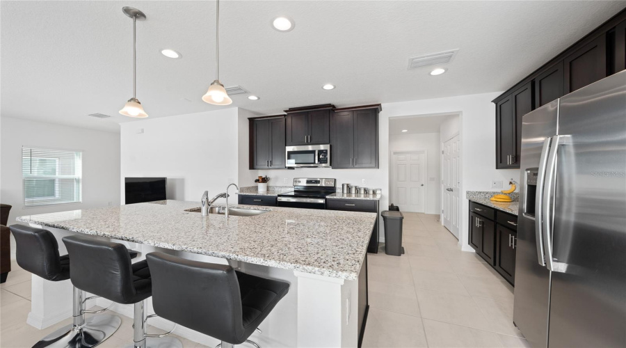 KISSIMMEE, Florida 34746, 5 Bedrooms Bedrooms, ,2 BathroomsBathrooms,Residential,For Sale,WOODMONT,0,MFRO6370421