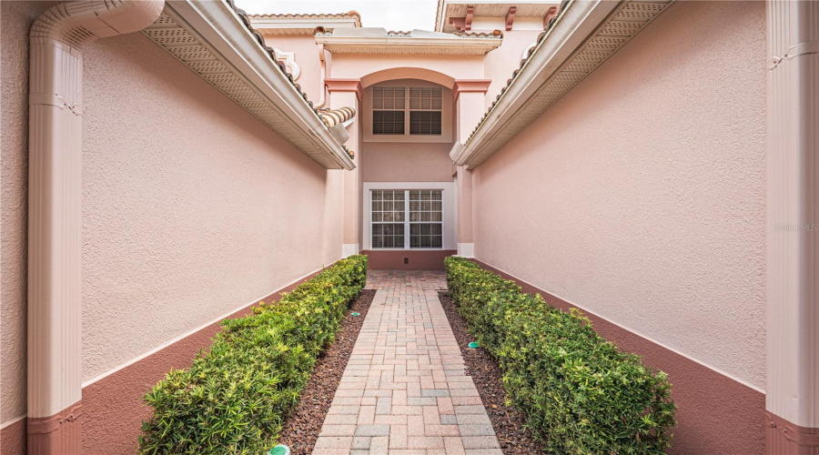 DAVENPORT, Florida 33896, 3 Bedrooms Bedrooms, ,2 BathroomsBathrooms,Residential,For Sale,GILFORD POINT,0,MFRO6331540