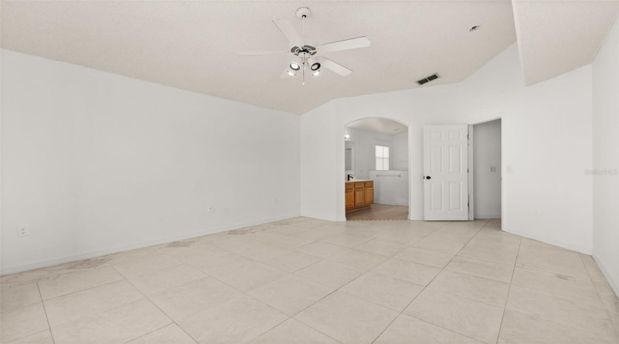 DAVENPORT, Florida 33837, 3 Bedrooms Bedrooms, ,2 BathroomsBathrooms,Residential,For Sale,SIR PHILLIPS,0,MFRS5140912