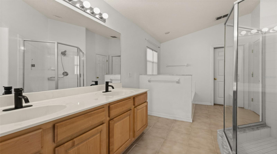 DAVENPORT, Florida 33837, 3 Bedrooms Bedrooms, ,2 BathroomsBathrooms,Residential,For Sale,SIR PHILLIPS,0,MFRS5140912