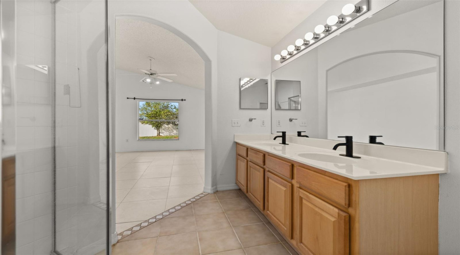 DAVENPORT, Florida 33837, 3 Bedrooms Bedrooms, ,2 BathroomsBathrooms,Residential,For Sale,SIR PHILLIPS,0,MFRS5140912