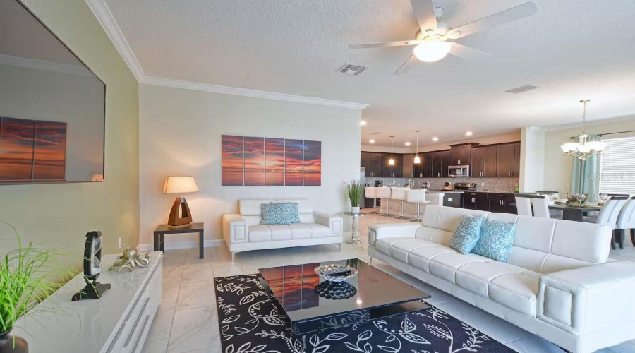 KISSIMMEE, Florida 34746, 6 Bedrooms Bedrooms, ,5 BathroomsBathrooms,Residential,For Sale,KINGS CASTLE,0,MFRO6369736