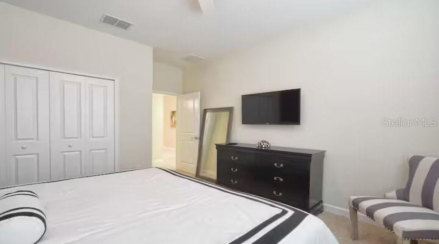 KISSIMMEE, Florida 34746, 6 Bedrooms Bedrooms, ,5 BathroomsBathrooms,Residential,For Sale,KINGS CASTLE,0,MFRO6369736