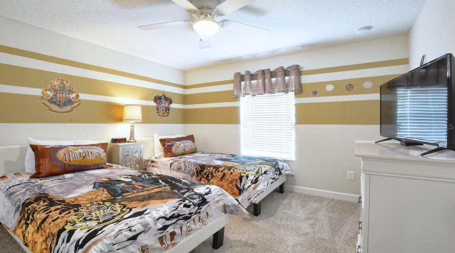 KISSIMMEE, Florida 34746, 6 Bedrooms Bedrooms, ,5 BathroomsBathrooms,Residential,For Sale,KINGS CASTLE,0,MFRO6369736