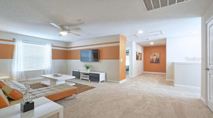 KISSIMMEE, Florida 34746, 6 Bedrooms Bedrooms, ,5 BathroomsBathrooms,Residential,For Sale,KINGS CASTLE,0,MFRO6369736