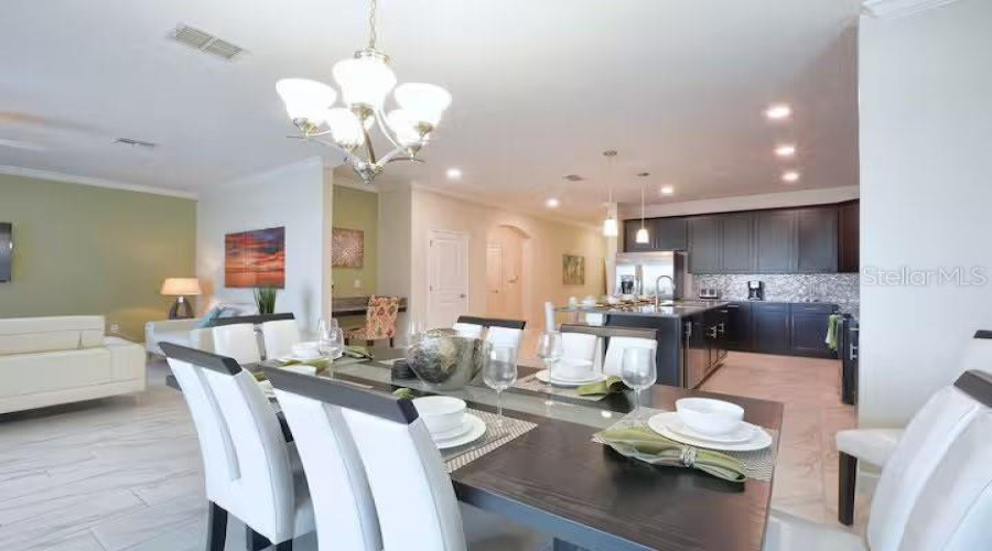 KISSIMMEE, Florida 34746, 6 Bedrooms Bedrooms, ,5 BathroomsBathrooms,Residential,For Sale,KINGS CASTLE,0,MFRO6369736