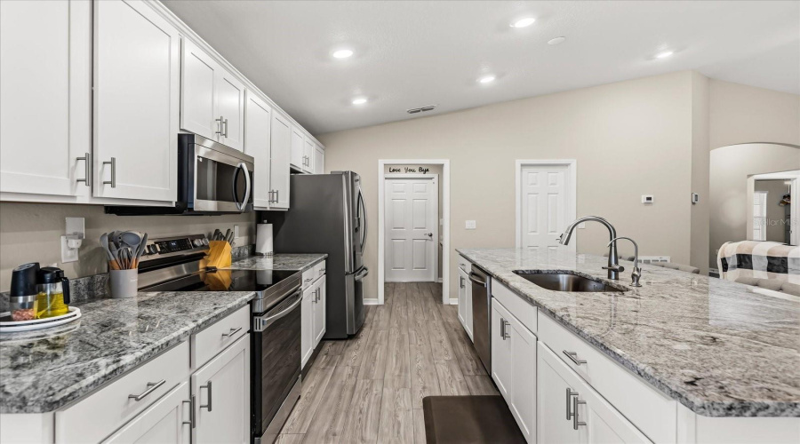 DAVENPORT, Florida 33837, 4 Bedrooms Bedrooms, ,2 BathroomsBathrooms,Residential,For Sale,EUCALYPTUS,0,MFRO6370126