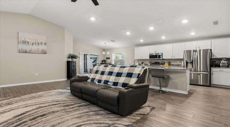 DAVENPORT, Florida 33837, 4 Bedrooms Bedrooms, ,2 BathroomsBathrooms,Residential,For Sale,EUCALYPTUS,0,MFRO6370126