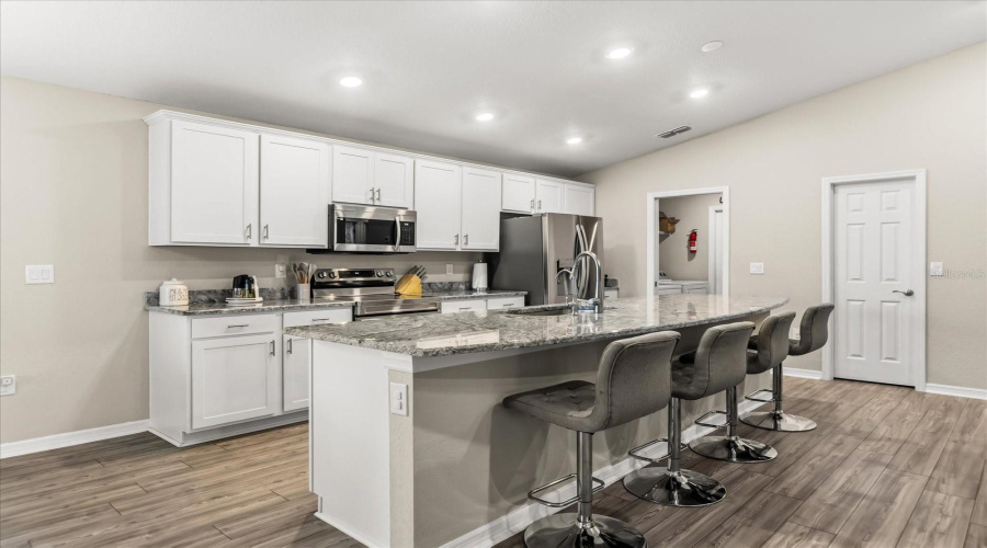 DAVENPORT, Florida 33837, 4 Bedrooms Bedrooms, ,2 BathroomsBathrooms,Residential,For Sale,EUCALYPTUS,0,MFRO6370126