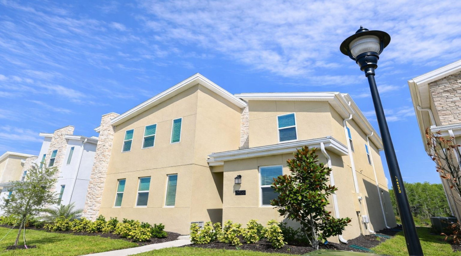 KISSIMMEE, Florida 34746, 8 Bedrooms Bedrooms, ,5 BathroomsBathrooms,Residential,For Sale,PENELOPE,0,MFRO6370455