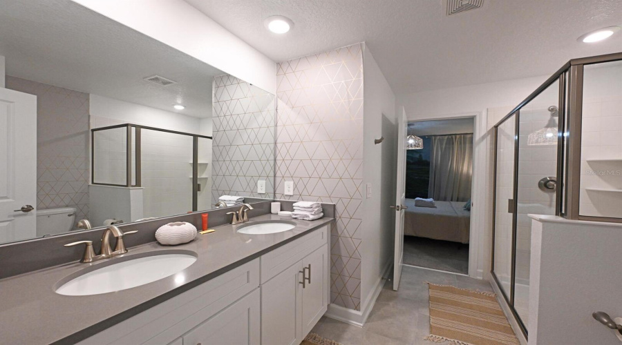 KISSIMMEE, Florida 34746, 8 Bedrooms Bedrooms, ,5 BathroomsBathrooms,Residential,For Sale,PENELOPE,0,MFRO6370455