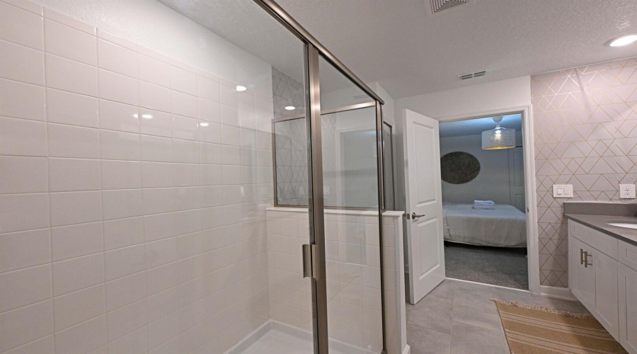 KISSIMMEE, Florida 34746, 8 Bedrooms Bedrooms, ,5 BathroomsBathrooms,Residential,For Sale,PENELOPE,0,MFRO6370455