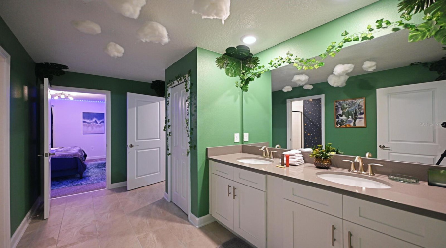 KISSIMMEE, Florida 34746, 8 Bedrooms Bedrooms, ,5 BathroomsBathrooms,Residential,For Sale,PARAGRAPH,0,MFRO6370464