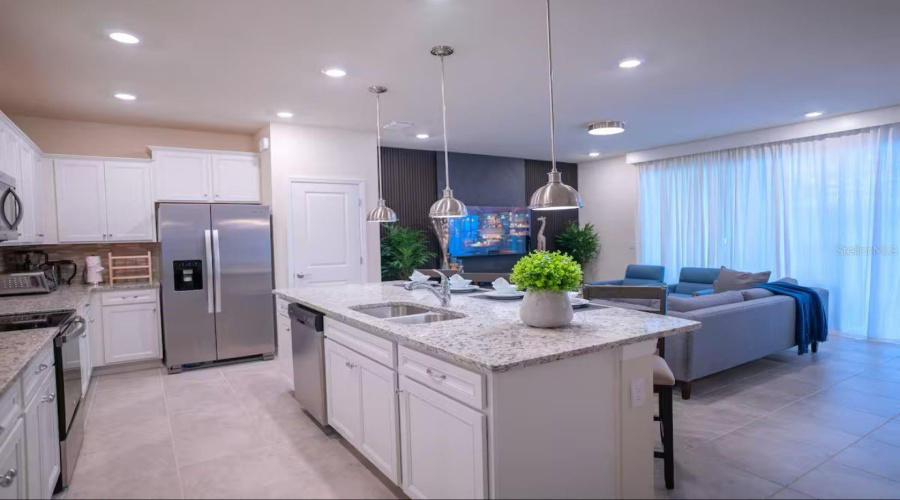 DAVENPORT, Florida 33897, 5 Bedrooms Bedrooms, ,4 BathroomsBathrooms,Residential,For Sale,LANA,0,MFRO6291769