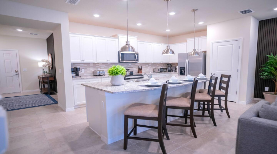 DAVENPORT, Florida 33897, 5 Bedrooms Bedrooms, ,4 BathroomsBathrooms,Residential,For Sale,LANA,0,MFRO6291769