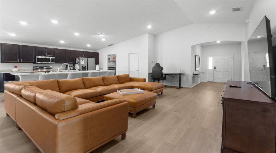 DAVENPORT, Florida 33837, 4 Bedrooms Bedrooms, ,2 BathroomsBathrooms,Residential,For Sale,FLEUR,0,MFRS5127360