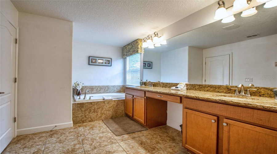 KISSIMMEE, Florida 34747, 5 Bedrooms Bedrooms, ,5 BathroomsBathrooms,Residential,For Sale,CUBAN PALM,0,MFRS5122762