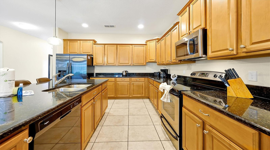 KISSIMMEE, Florida 34747, 6 Bedrooms Bedrooms, ,5 BathroomsBathrooms,Residential,For Sale,CANDY PALM,0,MFRS5124097