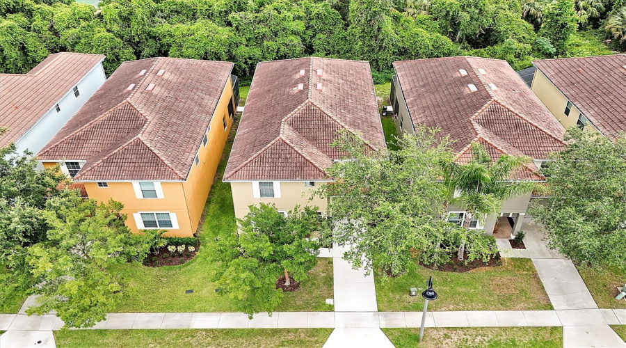 KISSIMMEE, Florida 34747, 6 Bedrooms Bedrooms, ,5 BathroomsBathrooms,Residential,For Sale,CANDY PALM,0,MFRS5124097