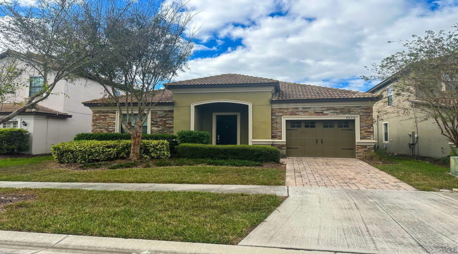 DAVENPORT, Florida 33896, 4 Bedrooms Bedrooms, ,3 BathroomsBathrooms,Residential,For Sale,SHADOW MOUNTAIN,0,MFRO6255749
