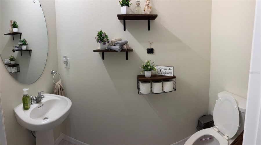 Powder Room - 1st floor