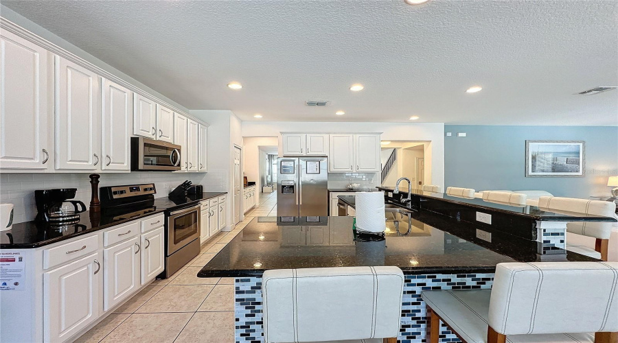 DAVENPORT, Florida 33837, 6 Bedrooms Bedrooms, ,5 BathroomsBathrooms,Residential,For Sale,ORANGE COSMOS,0,MFRS5140731