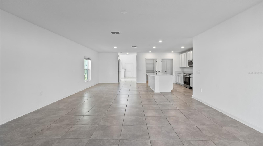 KISSIMMEE, Florida 34746, 5 Bedrooms Bedrooms, ,2 BathroomsBathrooms,Residential,For Sale,TWISTED TWIG,0,MFRS5140959