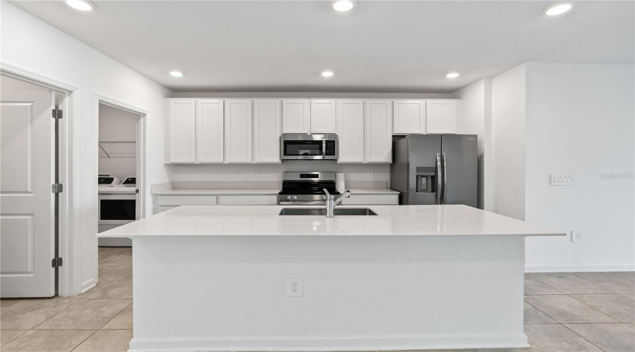 KISSIMMEE, Florida 34746, 5 Bedrooms Bedrooms, ,2 BathroomsBathrooms,Residential,For Sale,TWISTED TWIG,0,MFRS5140959