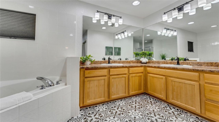 KISSIMMEE, Florida 34747, 3 Bedrooms Bedrooms, ,2 BathroomsBathrooms,Residential,For Sale,TREASURE TROVE,0,MFRO6351539