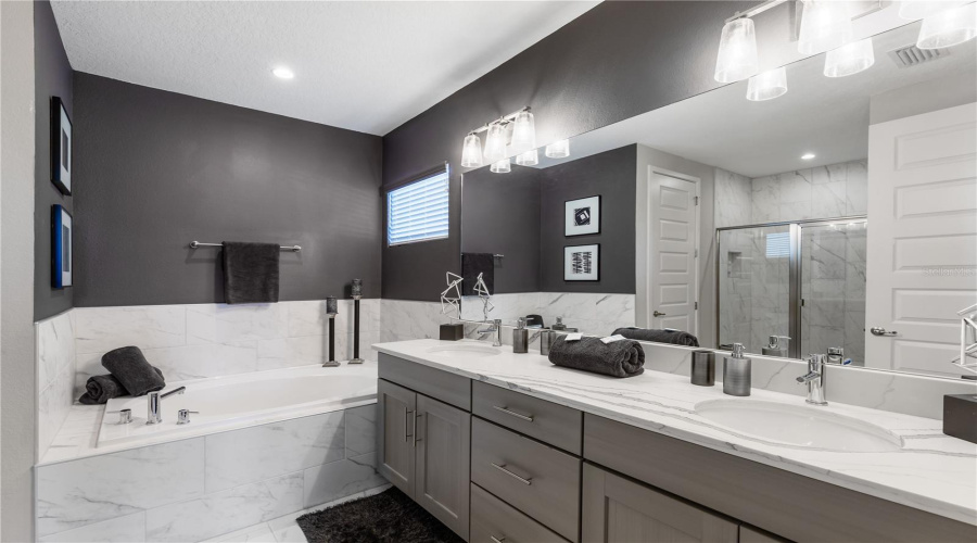 KISSIMMEE, Florida 34747, 6 Bedrooms Bedrooms, ,6 BathroomsBathrooms,Residential,For Sale,JACK NICKLAUS,0,MFRO6369865