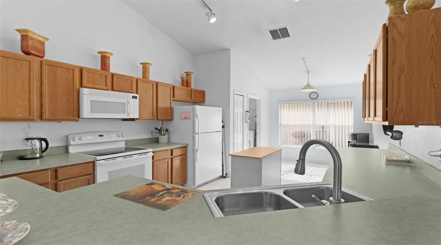 DAVENPORT, Florida 33896, 4 Bedrooms Bedrooms, ,3 BathroomsBathrooms,Residential,For Sale,SADDLE RIDGE,0,MFRG5106101