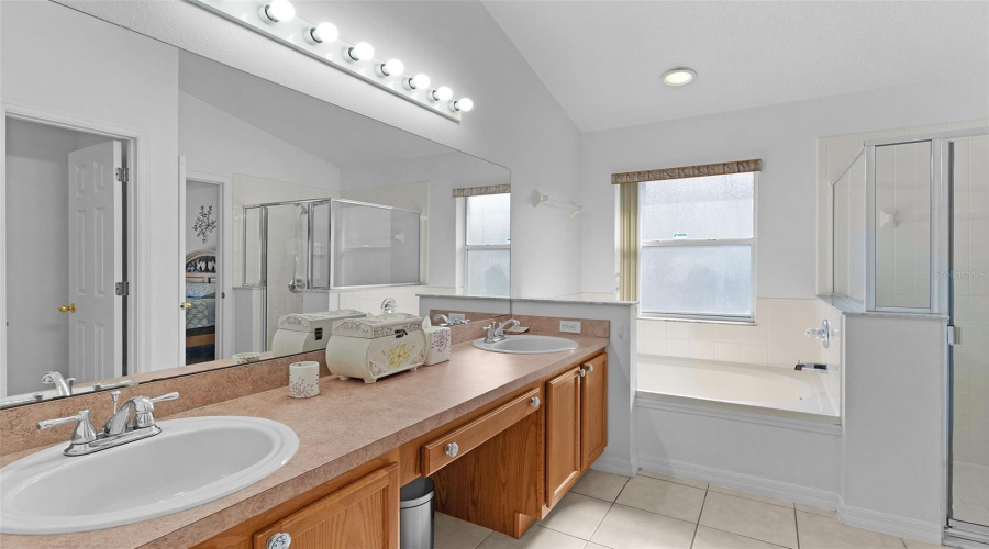 DAVENPORT, Florida 33896, 4 Bedrooms Bedrooms, ,3 BathroomsBathrooms,Residential,For Sale,SADDLE RIDGE,0,MFRG5106101