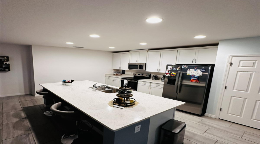 DAVENPORT, Florida 33837, 4 Bedrooms Bedrooms, ,3 BathroomsBathrooms,Residential,For Sale,BLAZING STAR,0,MFRS5141046