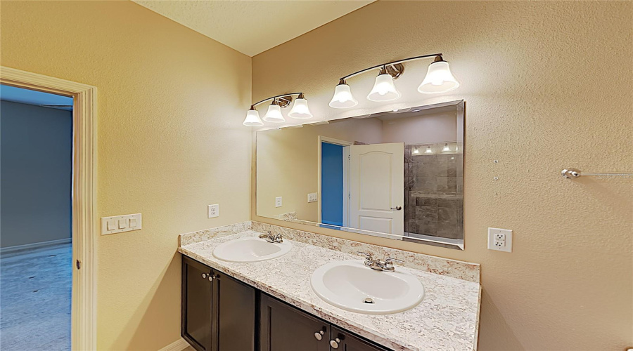 KISSIMMEE, Florida 34746, 4 Bedrooms Bedrooms, ,2 BathroomsBathrooms,Residential,For Sale,BOATING,0,MFRO6368937