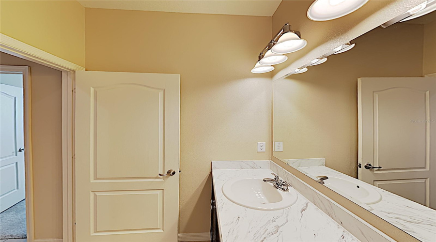 KISSIMMEE, Florida 34746, 4 Bedrooms Bedrooms, ,2 BathroomsBathrooms,Residential,For Sale,BOATING,0,MFRO6368937