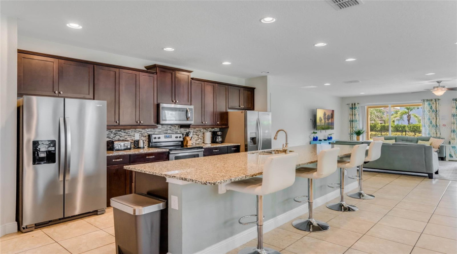 KISSIMMEE, Florida 34747, 9 Bedrooms Bedrooms, ,8 BathroomsBathrooms,Residential,For Sale,GRABEN,0,MFRO6273977