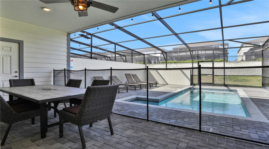 DAVENPORT, Florida 33897, 5 Bedrooms Bedrooms, ,4 BathroomsBathrooms,Residential,For Sale,PARADISE,0,MFRO6184802