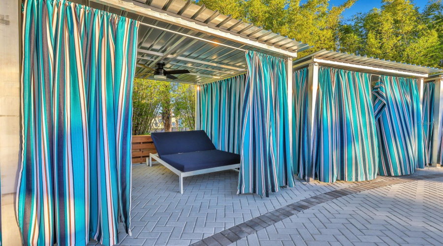 DAVENPORT, Florida 33897, 5 Bedrooms Bedrooms, ,4 BathroomsBathrooms,Residential,For Sale,PARADISE,0,MFRO6184802