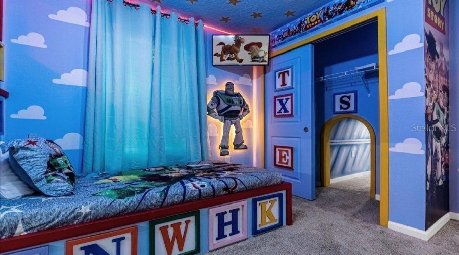 KISSIMMEE, Florida 34747, 9 Bedrooms Bedrooms, ,6 BathroomsBathrooms,Residential,For Sale,TURQUOISE WAVE,0,MFRO6370914