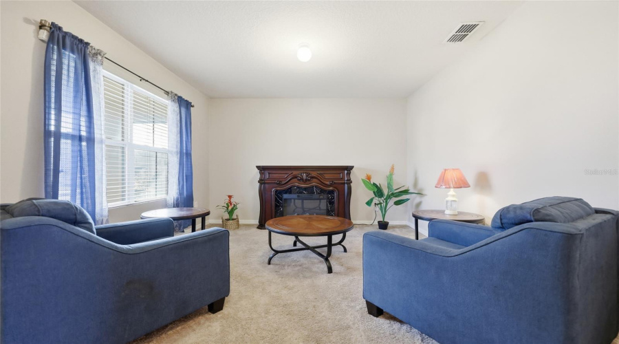 DAVENPORT, Florida 33897, 5 Bedrooms Bedrooms, ,3 BathroomsBathrooms,Residential,For Sale,LAZY WILLOW,0,MFRS5140894