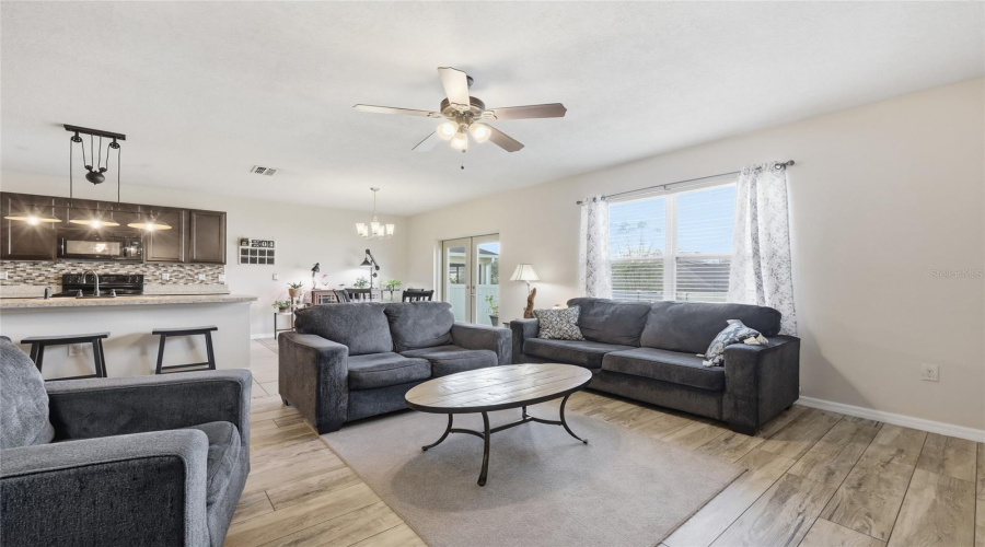 DAVENPORT, Florida 33897, 5 Bedrooms Bedrooms, ,3 BathroomsBathrooms,Residential,For Sale,LAZY WILLOW,0,MFRS5140894