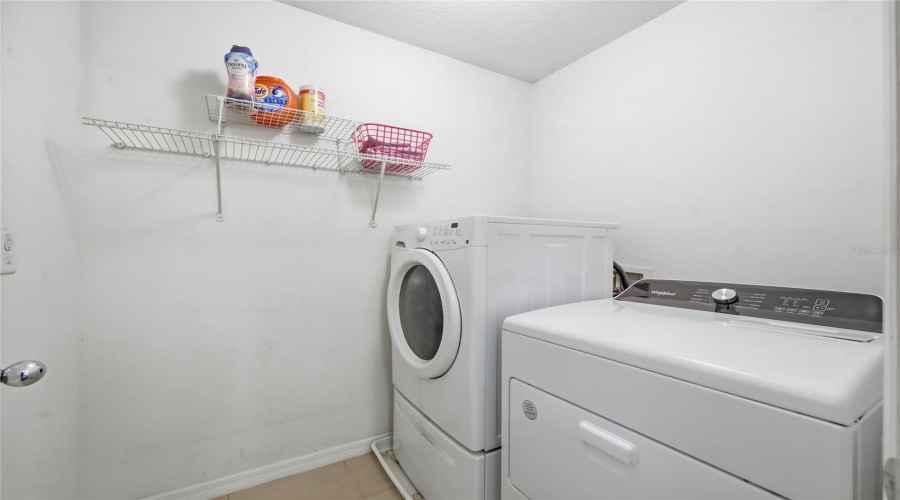 DAVENPORT, Florida 33897, 5 Bedrooms Bedrooms, ,3 BathroomsBathrooms,Residential,For Sale,LAZY WILLOW,0,MFRS5140894