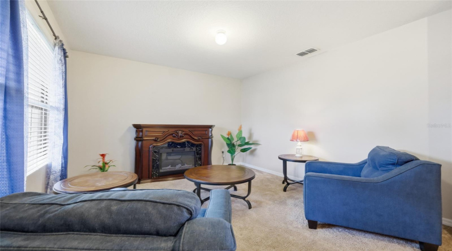 DAVENPORT, Florida 33897, 5 Bedrooms Bedrooms, ,3 BathroomsBathrooms,Residential,For Sale,LAZY WILLOW,0,MFRS5140894