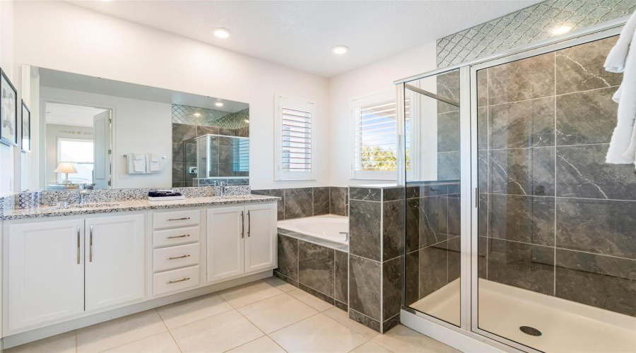 KISSIMMEE, Florida 34747, 5 Bedrooms Bedrooms, ,5 BathroomsBathrooms,Residential,For Sale,DESERT MOUNTAIN,0,MFRO6371095