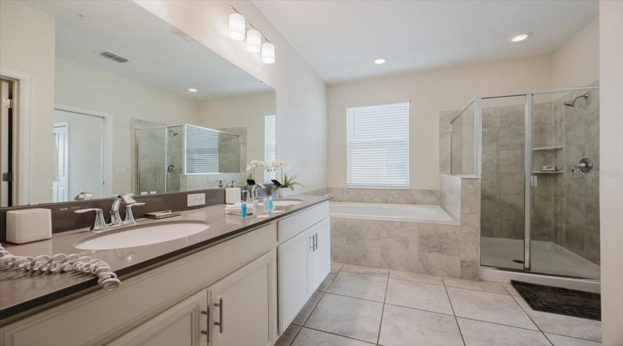 DAVENPORT, Florida 33896, 3 Bedrooms Bedrooms, ,2 BathroomsBathrooms,Residential,For Sale,OCEAN COURSE,0,MFRC7519683