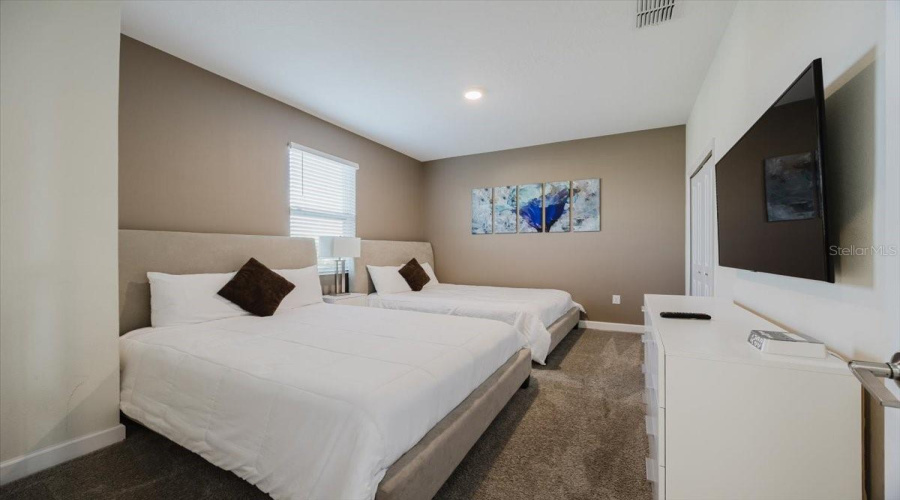 DAVENPORT, Florida 33896, 3 Bedrooms Bedrooms, ,2 BathroomsBathrooms,Residential,For Sale,OCEAN COURSE,0,MFRC7519683